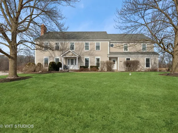 5681 Forest View Ln, Libertyville, IL 60048