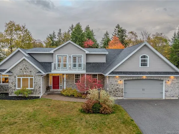 1 High Cliff Ct, Rothesay, NB E2H 2T8