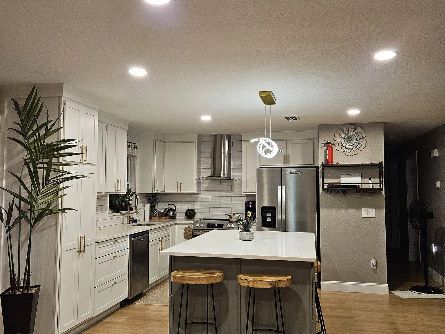 2 bed, 1.5 bath, 1300 sqft, $1,700 — Photo 1