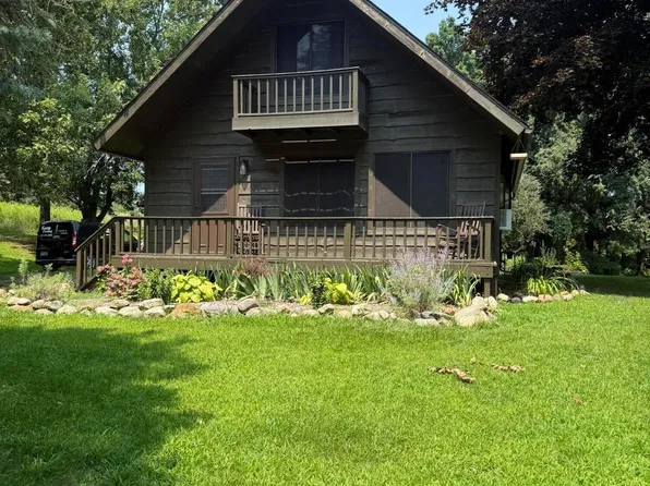 14750 Hilltop Dr, Cement City, MI 49233