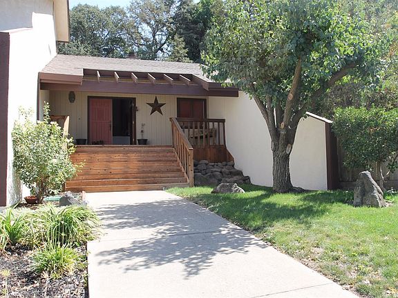 2nd image of 867 Cliffside Ct