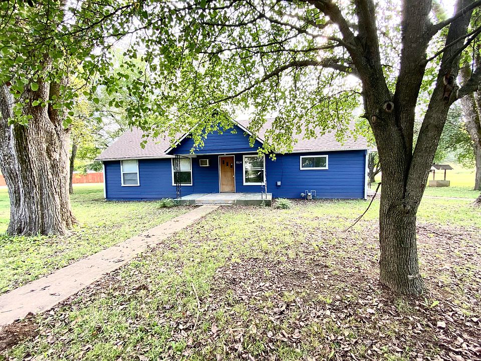 1st image of 604 N Panther Ave