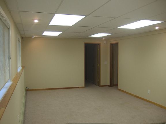 3rd image of 215 Yale Way