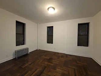 Rented by R New York