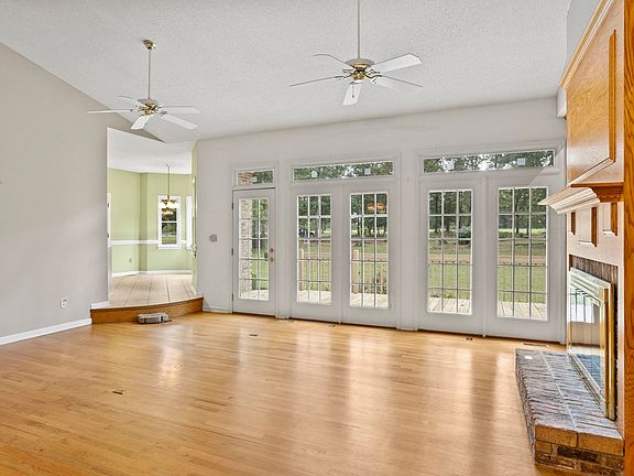 5th image of 225 Plantation Ln