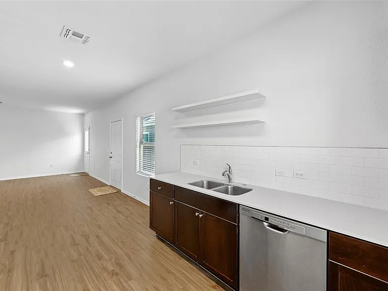 7013 Tonka Ln — Photo 10