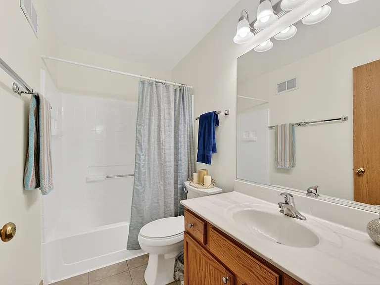 939 Four Seasons Blvd — Photo 22