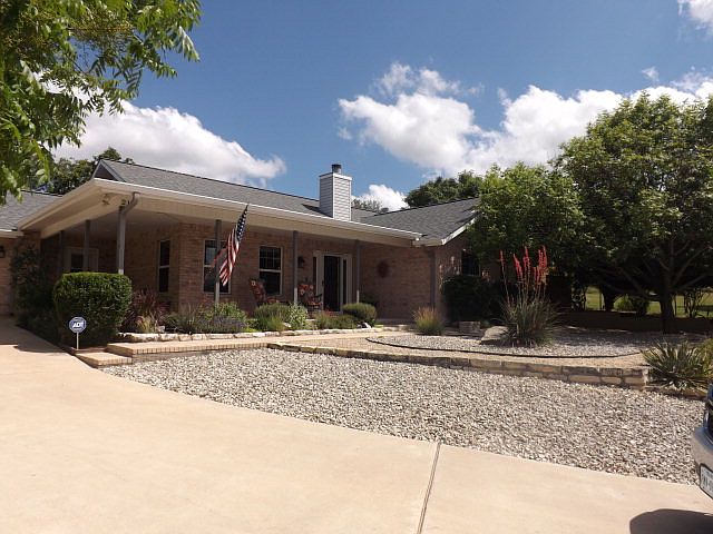 1st image of 212 W Red Oak Ln