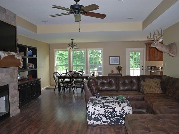 2nd image of 365 Wildwood Point