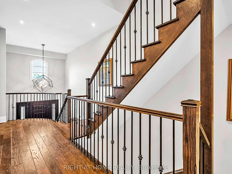 184 Dorval Dr — Photo 11
