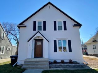 609 E 3rd Ave, Mitchell, SD 57301