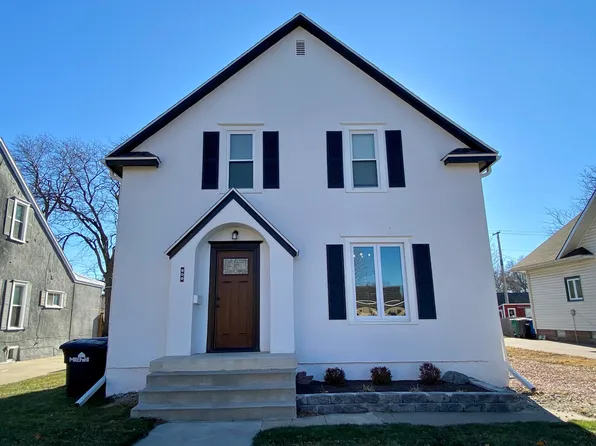 609 E 3rd Ave, Mitchell, SD 57301