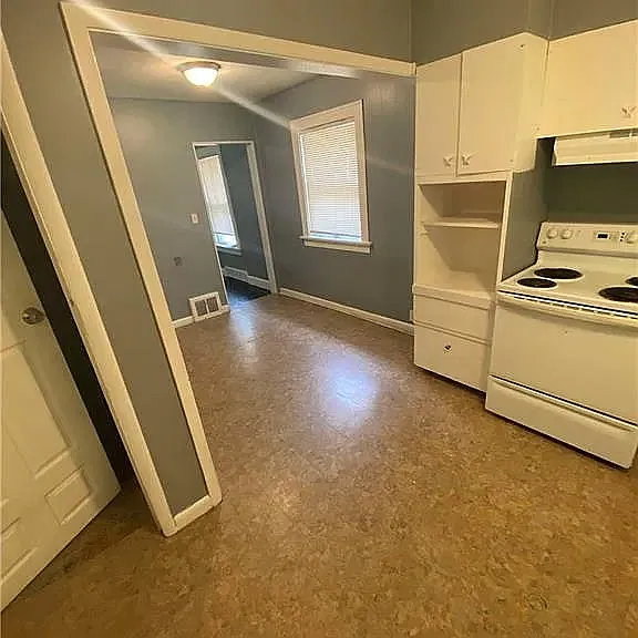 2 bed, 1672 sqft, $1,300 — Photo 2