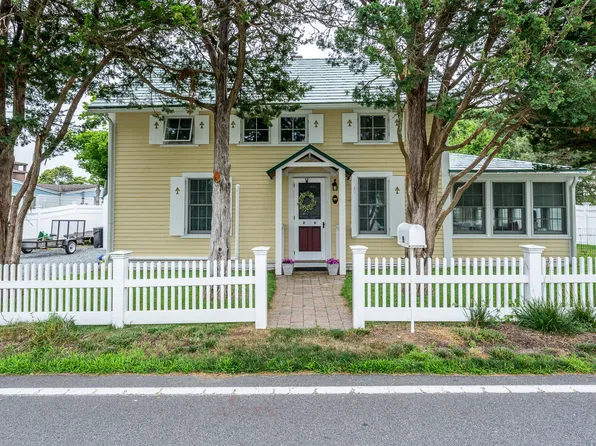 99 Earle Road, Harwich, MA 02645