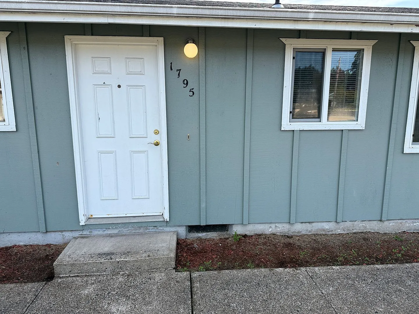 3-bedroom, 1 bath duplex in Cottage Grove! — Photo 2