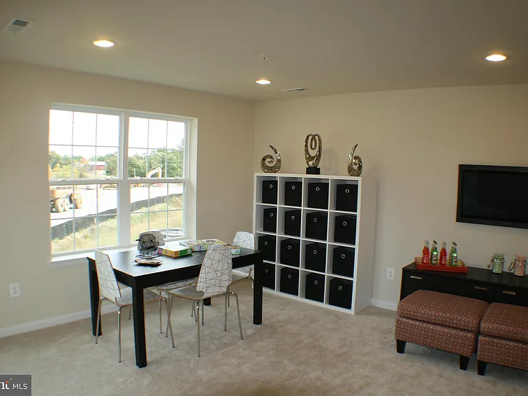 1610 Sun High Ter — Photo 16