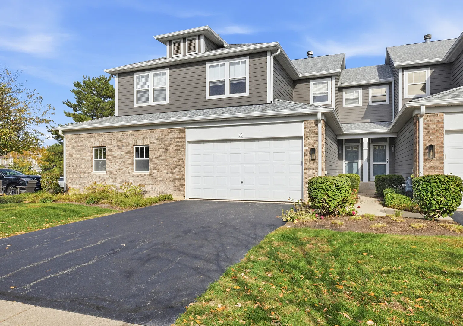3 bed, 3.5 bath, 1638 sqft, $3,200 — Photo 1