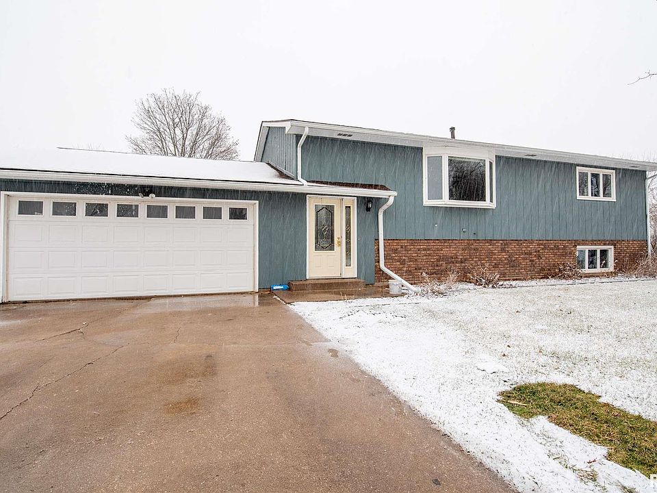 1st image of 2927 117th Ave W
