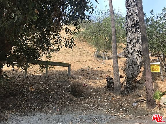 2nd image of 4342 Esmeralda St