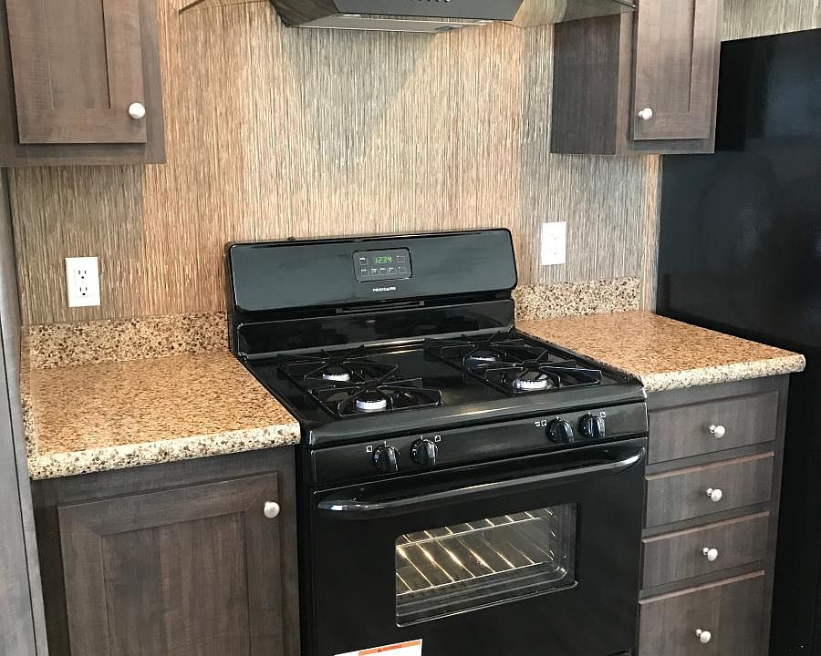 1st image of 185 Pheasant Ct