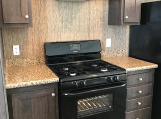 185 Pheasant Ct, Grand Blanc, MI 48439