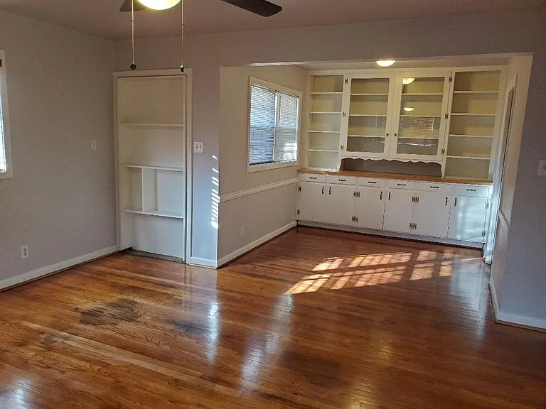 2505 Douglas Dr — Photo 12