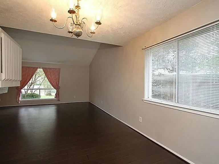 24123 Bassett Hall Ln — Photo 7