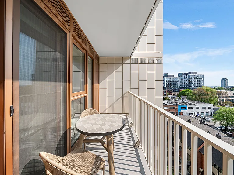88 Bathurst St — Photo 42