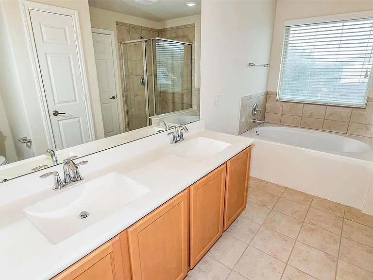 6475 Calgary Woods Ln — Photo 19