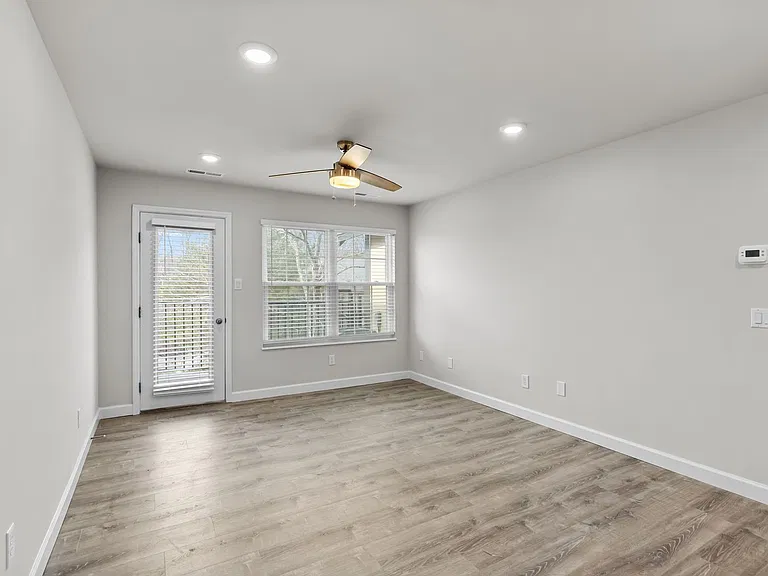 Sherman Square Apartments — Photo 8
