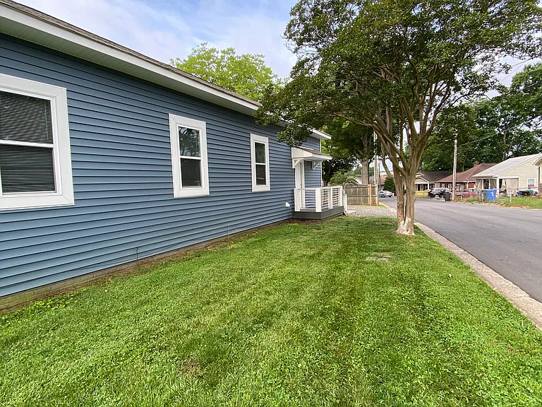 219 Institute Ave — Photo 2