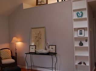 7951 Richardson Rd, West Bloomfield, MI 48323