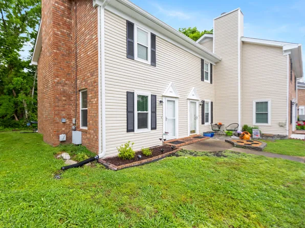 290 Donna Dr APT E, Hendersonville, TN 37075