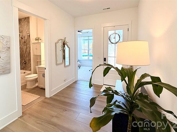 4th image of 1061 Pinecone Ave