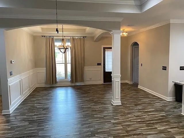 4 bed, 2100 sqft, $2,100 — Photo 2