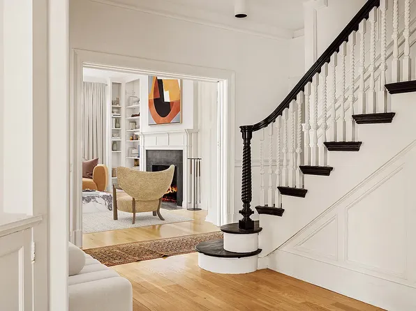 901 Lexington Avenue image 12 of 20