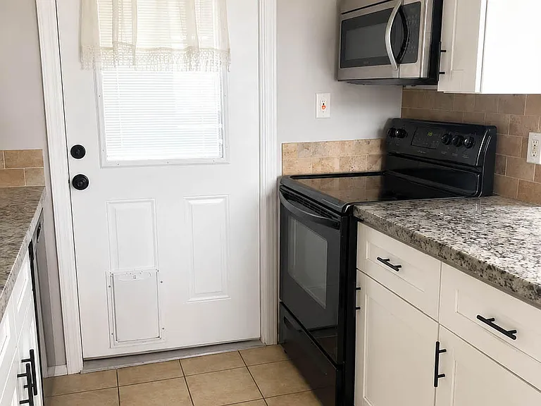 4212 W Vista Ave — Photo 4