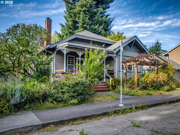 1334 SE Bush St, Portland, OR 97202