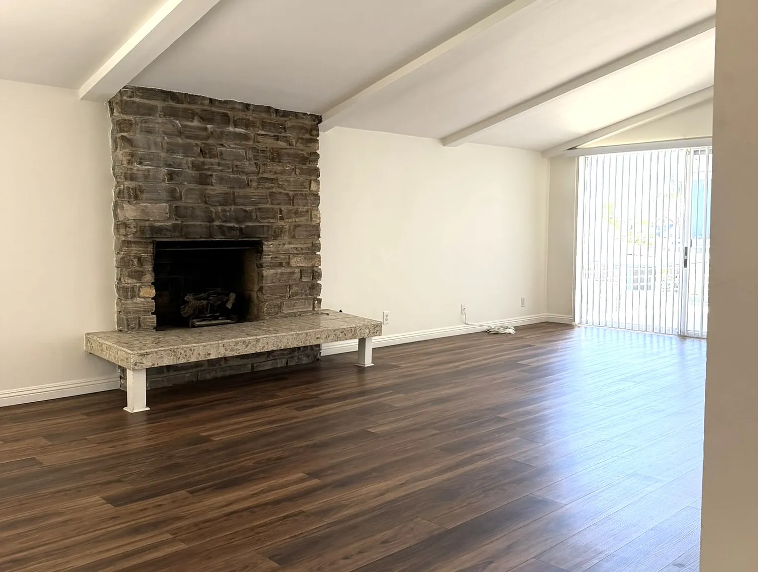3 bed, 1800 sqft, $3,295 — Photo 3