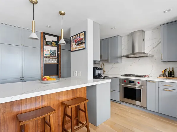 32 Gramercy Park South image 2 of 14