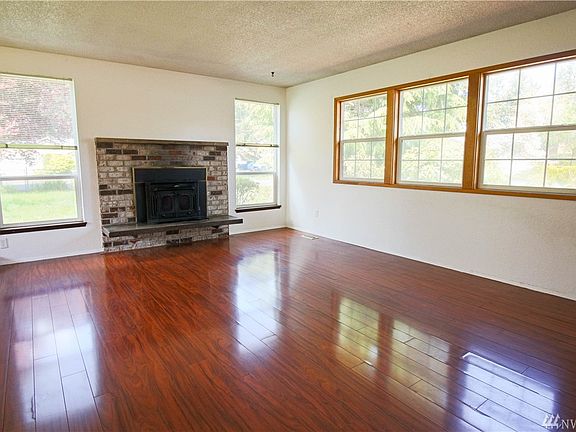 2nd image of 1612 17th Ct SE