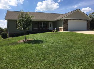 151 Fox Ridge Dr, Mount Carmel, TN 37645