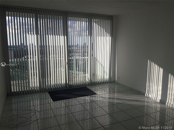 5th image of 100 Bayview Dr Ph 2