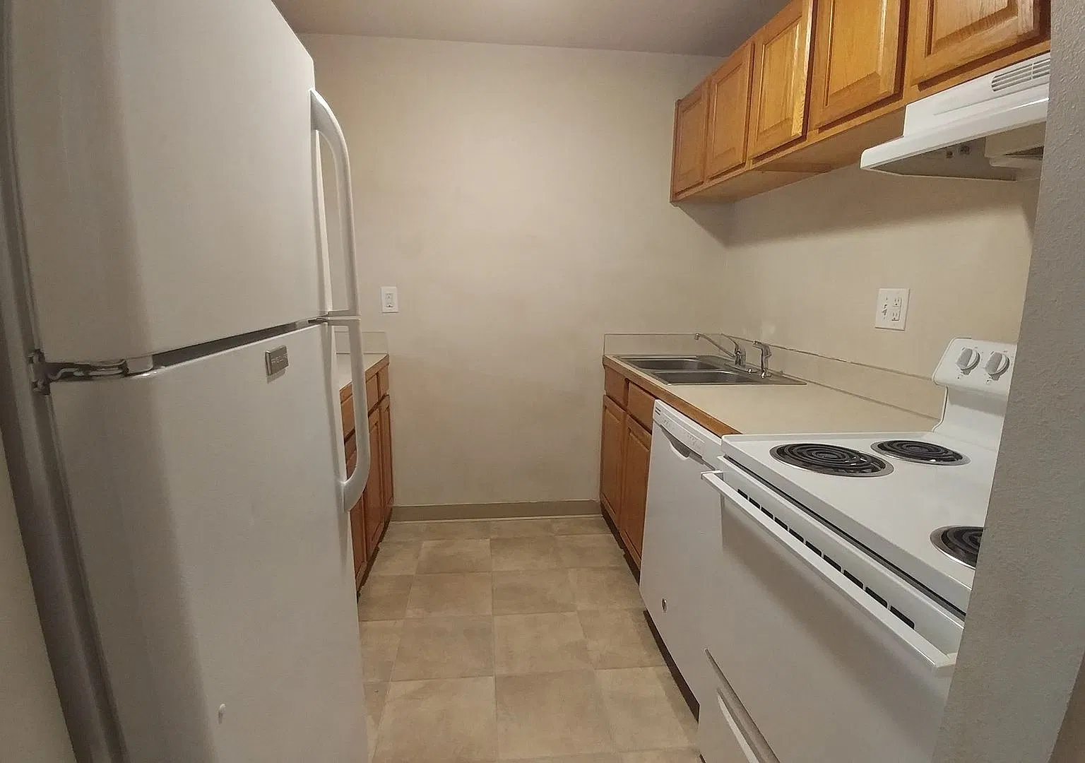 Clover Creek Apartments — Photo 3