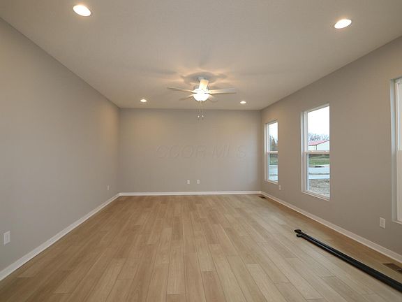 3rd image of 1206 Quarry Oak Dr
