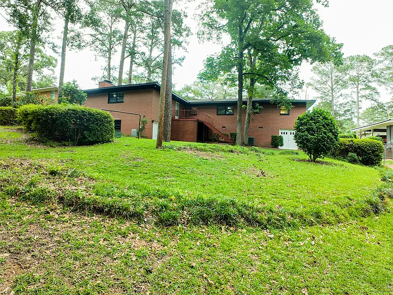 110 Willow Dr — Photo 42