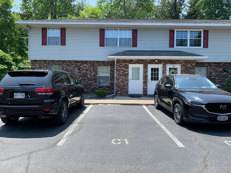 25 Pine Ln #C1 — Photo 1
