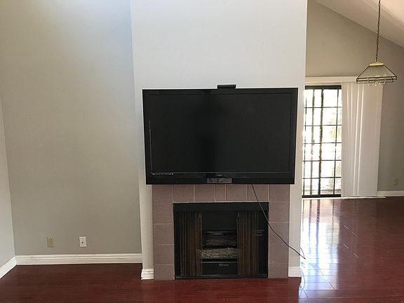 2nd image of 10737 La Grange Ave APT 3