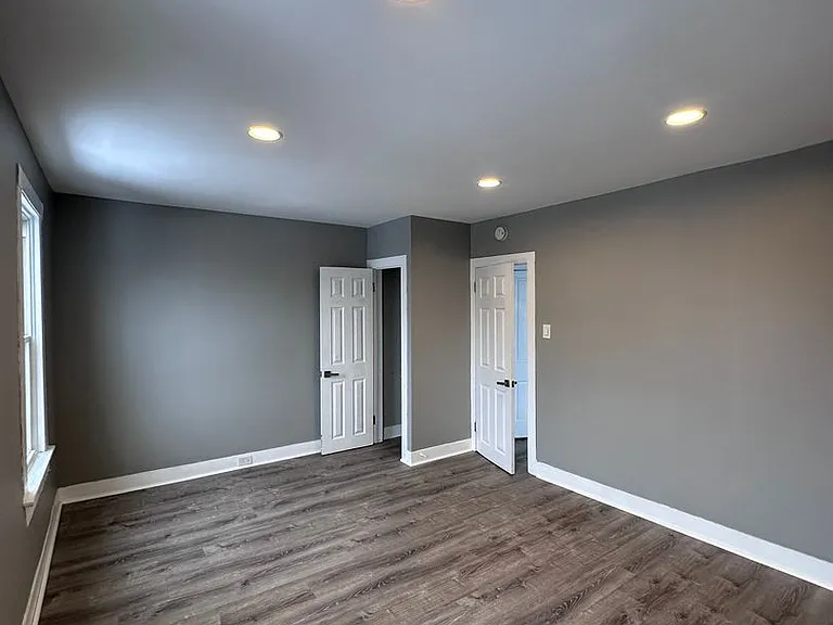 408 New Grove St — Photo 3