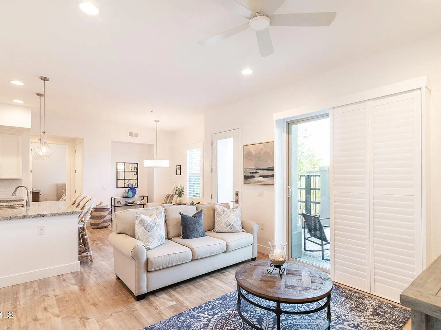 2 bed, 2.0 bath, 1161 sqft, $2,800 — Photo 4